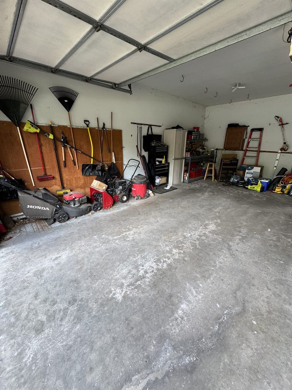Garage cleanout, full haul-off after